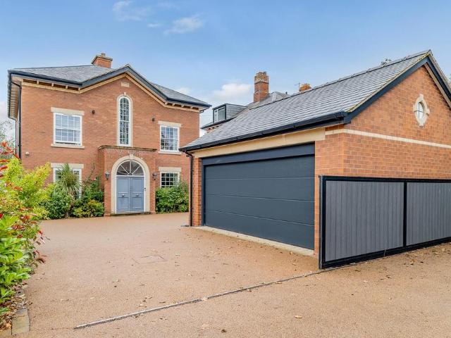 House for sale in Herongate, Frankwell