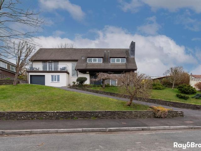House for sale in Hendredenny