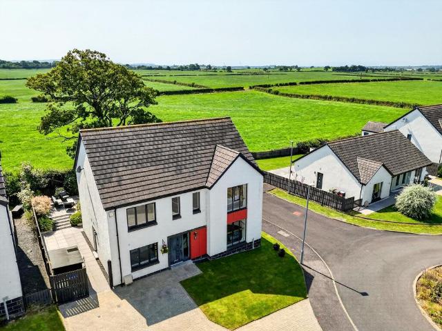 House for sale in Kilmaurs, Scotland
