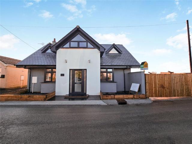 House for sale in Delabole, Cornwall