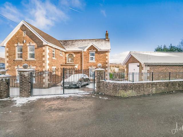 House for sale in Mawr, Craig-cefn-parc