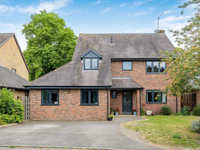 House for sale in Henley-on-Thames, Berrick Salome