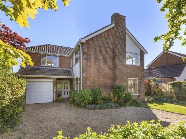 House for sale in Hughenden, Great Kingshill