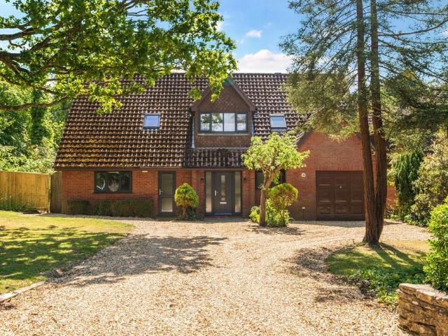 House for sale in Highcliffe
