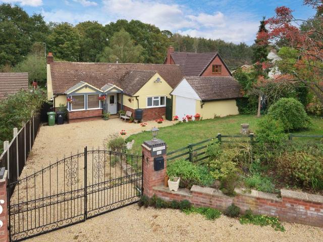 House for sale in Bromesberrow Heath, Bromsberrow Heath