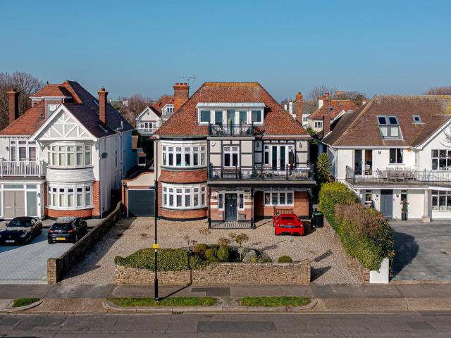 House for sale in North Shoebury, Alton Barnes