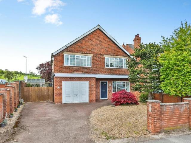 House for sale in Barton In Fabis, East Midlands