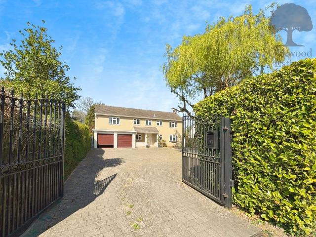 House for sale in Beaconsfield, Forty Green