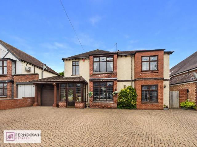 House for sale in Bickenhill, West Midlands