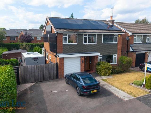 House for sale in Manor Park, Macclesfield