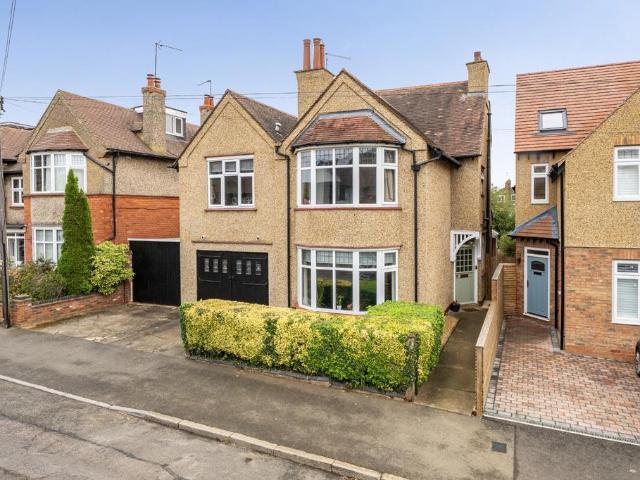 House for sale in Abington, Northampton
