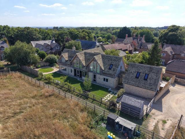 House for sale in Stanton Fitzwarren, Swindon