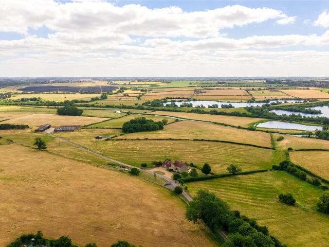 House for sale in Great Doddington, North Northamptonshire