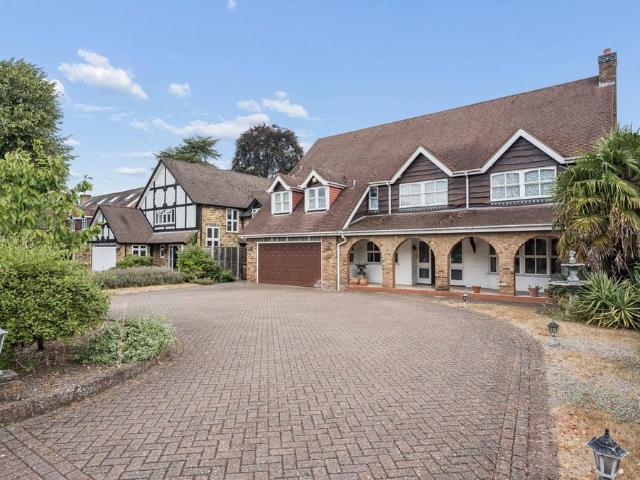 House for sale in Batchworth, Hertfordshire