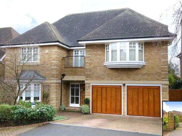 House for sale in Greater London