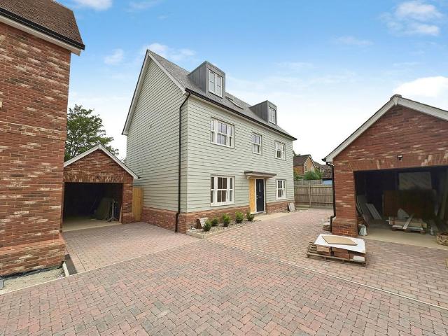 House for sale in Chipping Hill, Essex