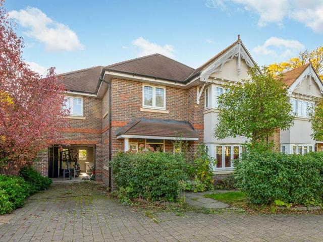 House for sale in Greater London