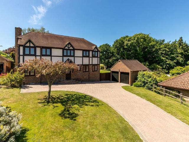 House for sale in Ewhurst, Heathlands