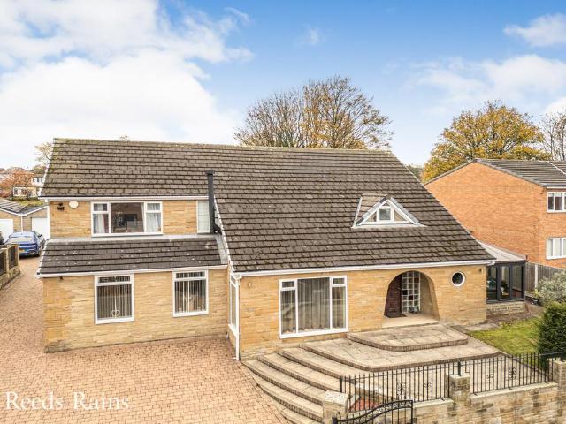 House for sale in Ossett, West Yorkshire