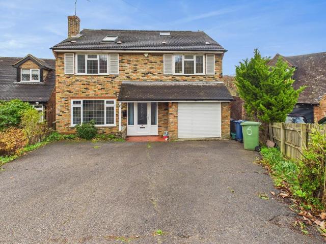 House for sale in Wooburn, Loudwater