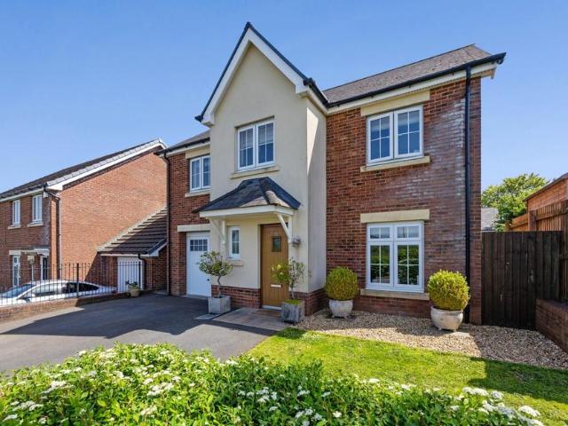 House for sale in Llanharry