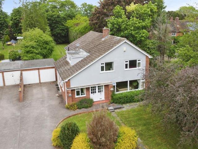 House for sale in Chipping Hill, Essex
