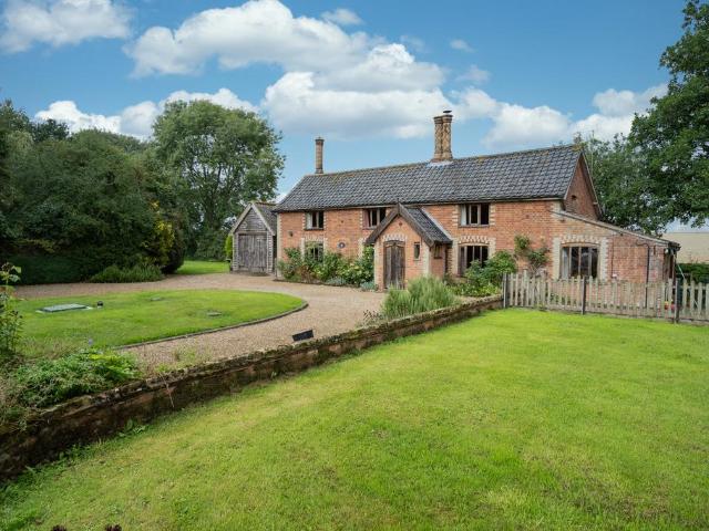 House for sale in Bedingfield, Suffolk