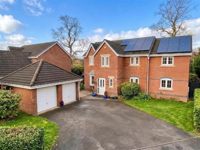 House for sale in Ashton upon Mersey, Trafford Park