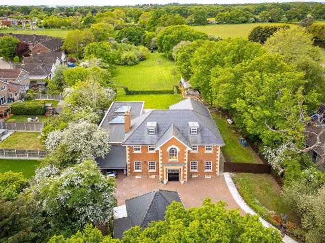 House for sale in Woodham Ferrers and Bicknacre, Chelmsford