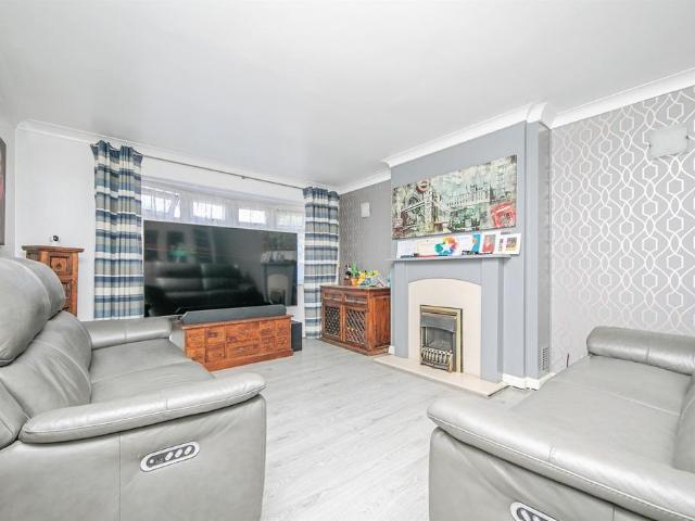 House for sale in Holland-on-Sea, Dale Hill