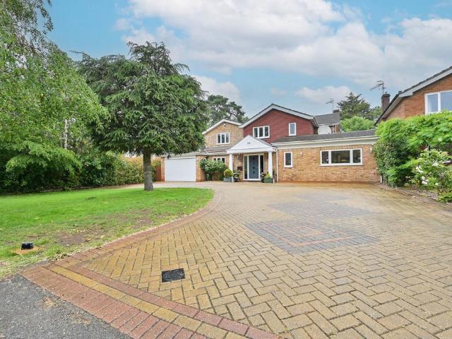 House for sale in Connaught Park, Bushey
