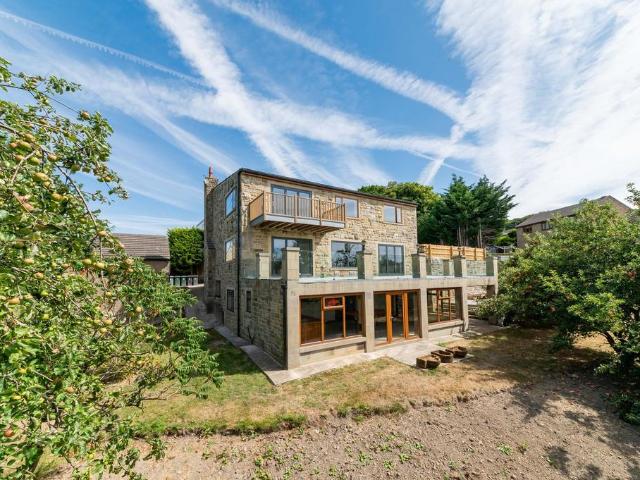 House for sale in Clayton West, West Yorkshire