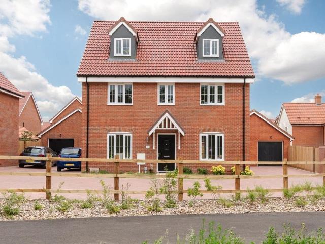 House for sale in Moreton Hall, Chedburgh