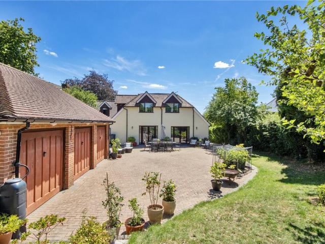 House for sale in The Butts, Kent