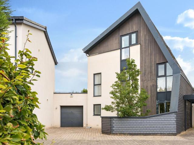 House for sale in Almondsbury, South Gloucestershire