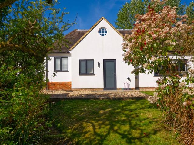House for sale in Clemsfold, Horsham