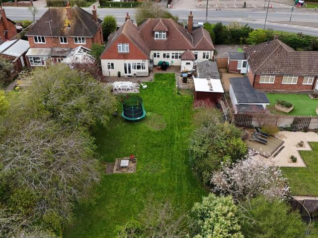 House for sale in Weston Turville