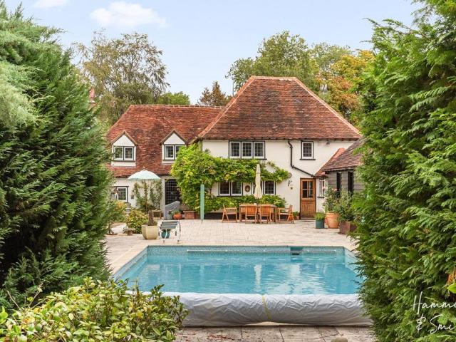 House for sale in Duton Hill, Essex