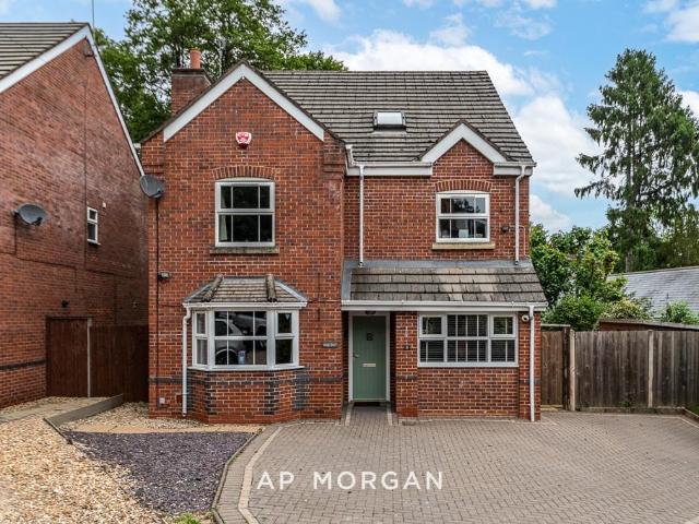 House for sale in Bromsgrove, Worcestershire