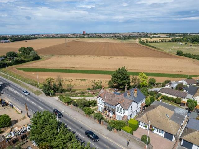 House for sale in Millmead, Acol