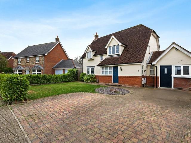 House for sale in Chipping Hill, Essex