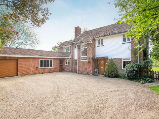 House for sale in Clewer Green, Windsor