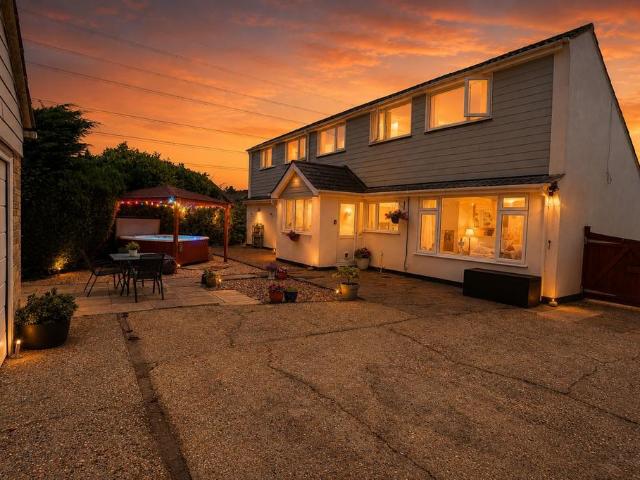 House for sale in Ebblake, Verwood