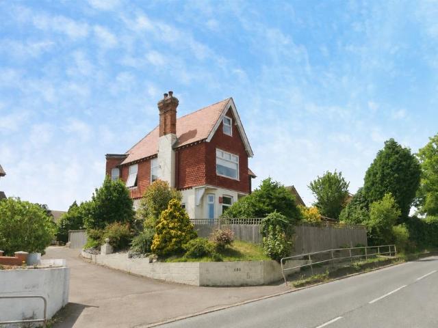 House for sale in Sidley, Heathlands