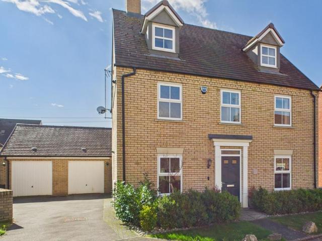 House for sale in Leighton-Linslade, Bedfordshire