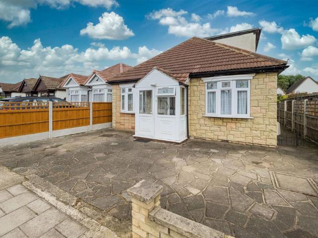 House for sale in South Hornchurch, Greater London