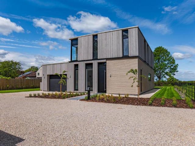 House for sale in Barton In Fabis, East Midlands
