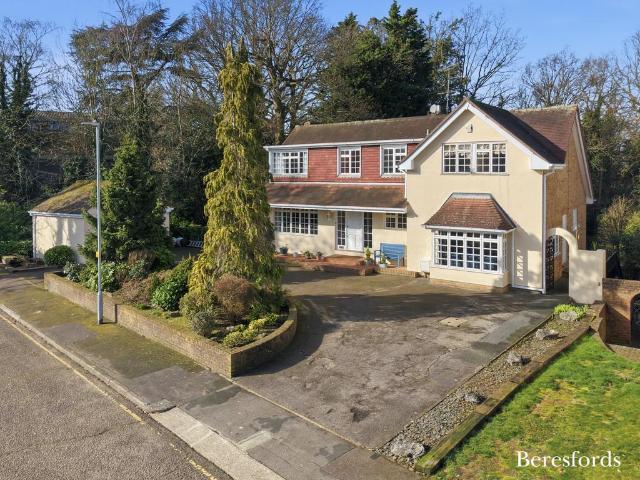 House for sale in Queens Park, Billericay