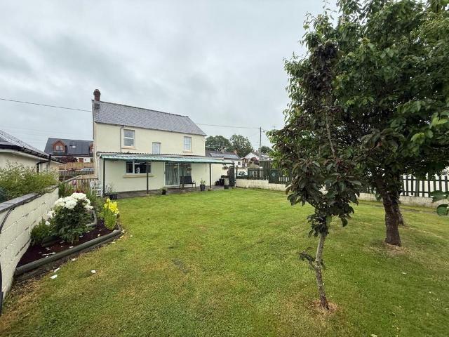 House for sale in Pentre-cwrt, Wales