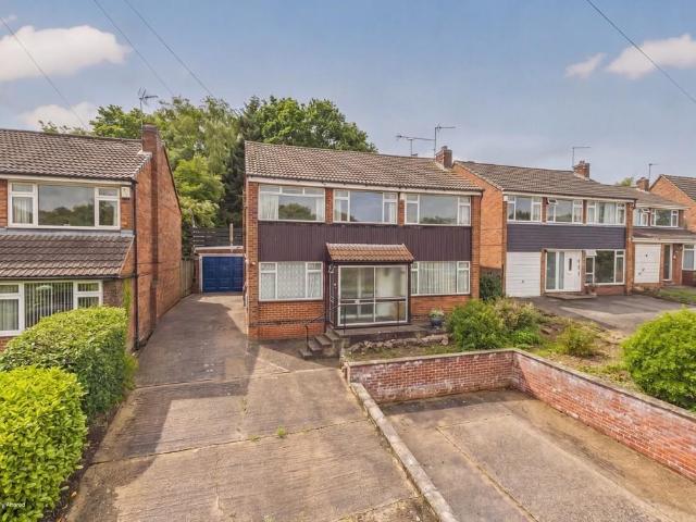 House for sale in Barton In Fabis, East Midlands